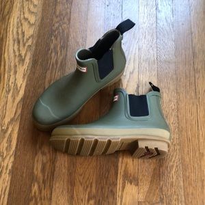 Hunter rain boots size 11 womens.